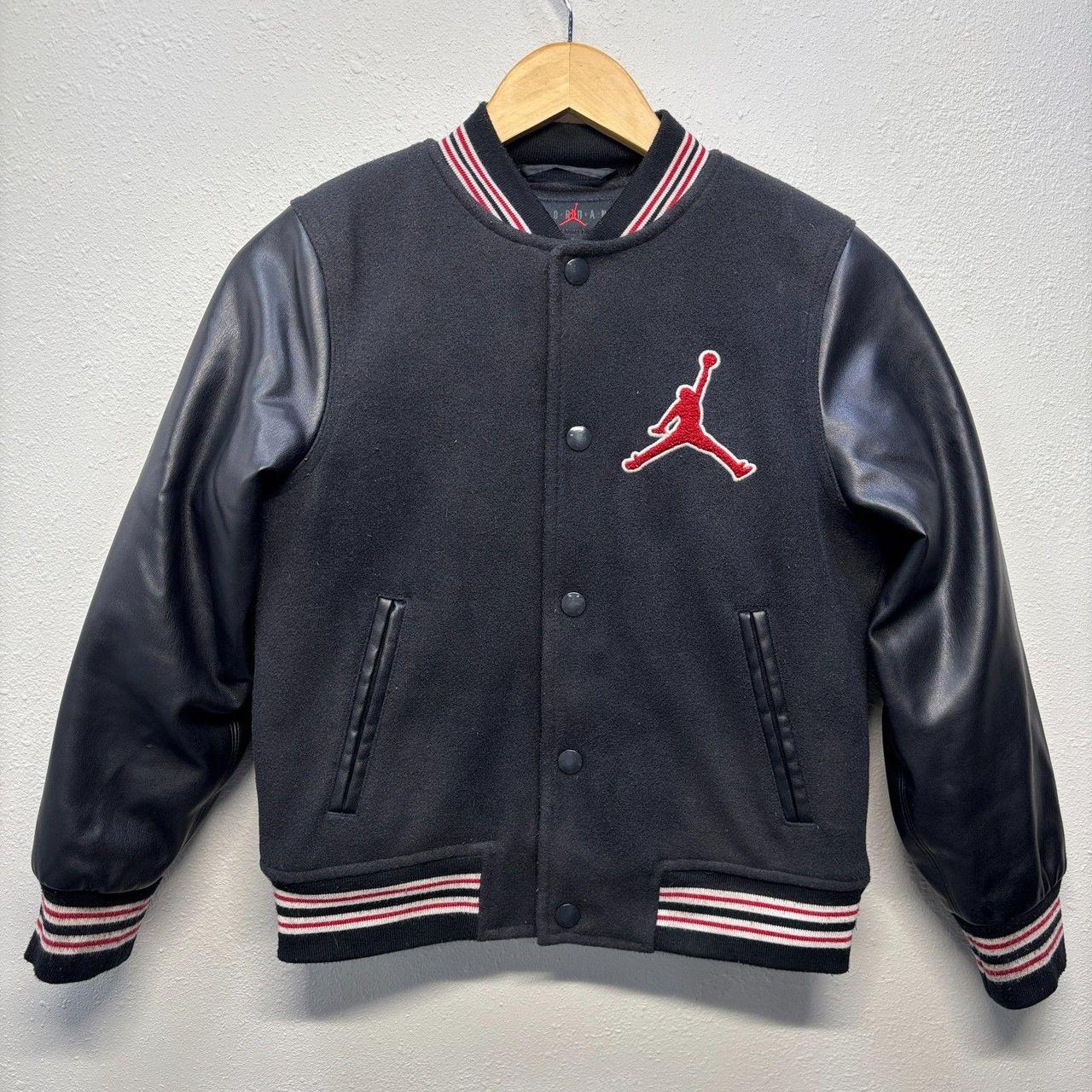item listed by sweet_thriftz