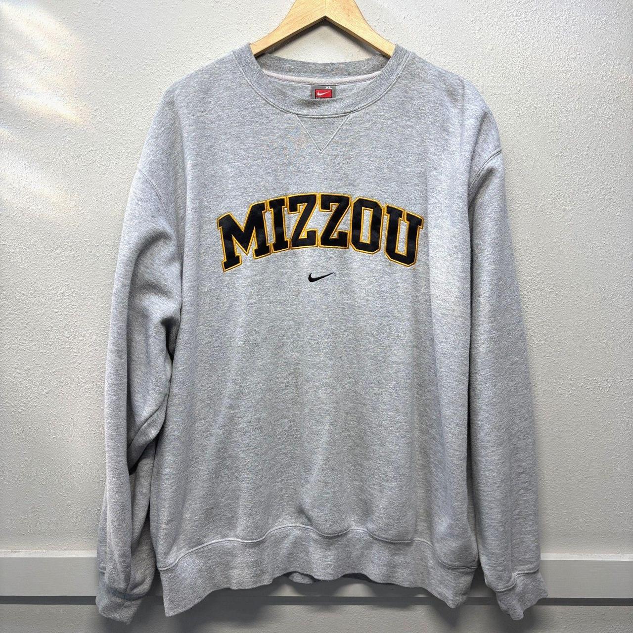 item listed by sweet_thriftz
