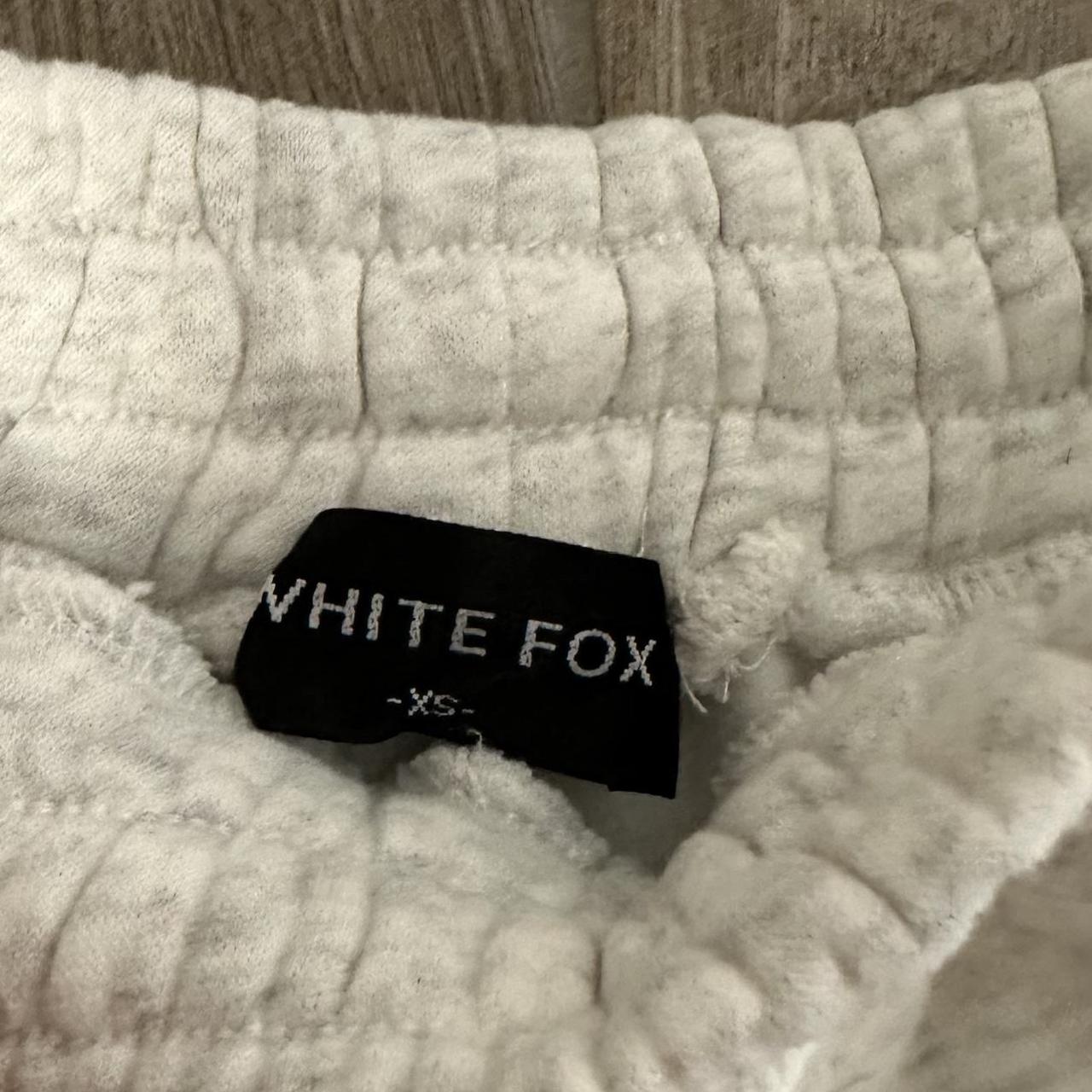 White fox shorts Fits 23-25 waist No flaws - Depop