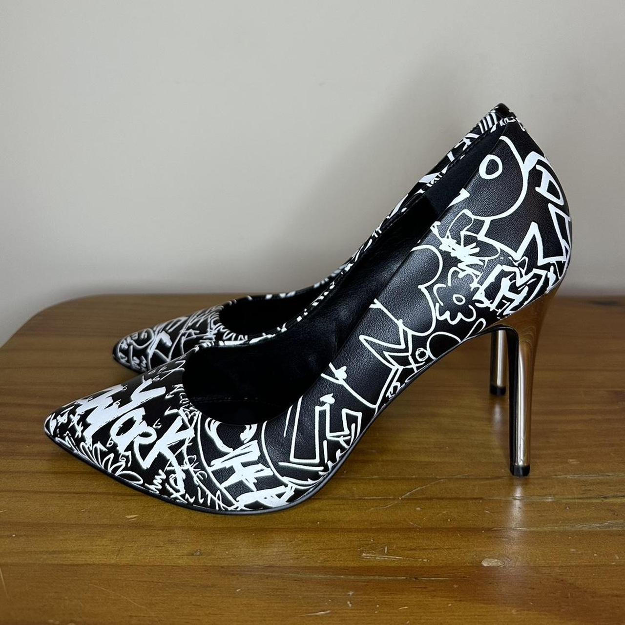 Michael kors store claire graffiti pump