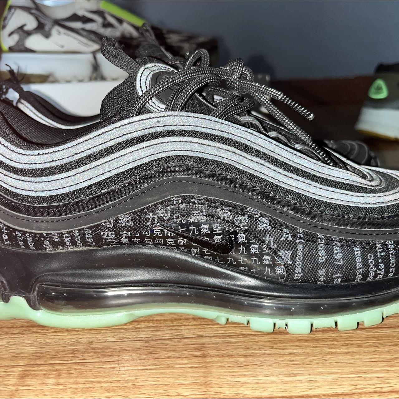 air max 97 matrix on feet