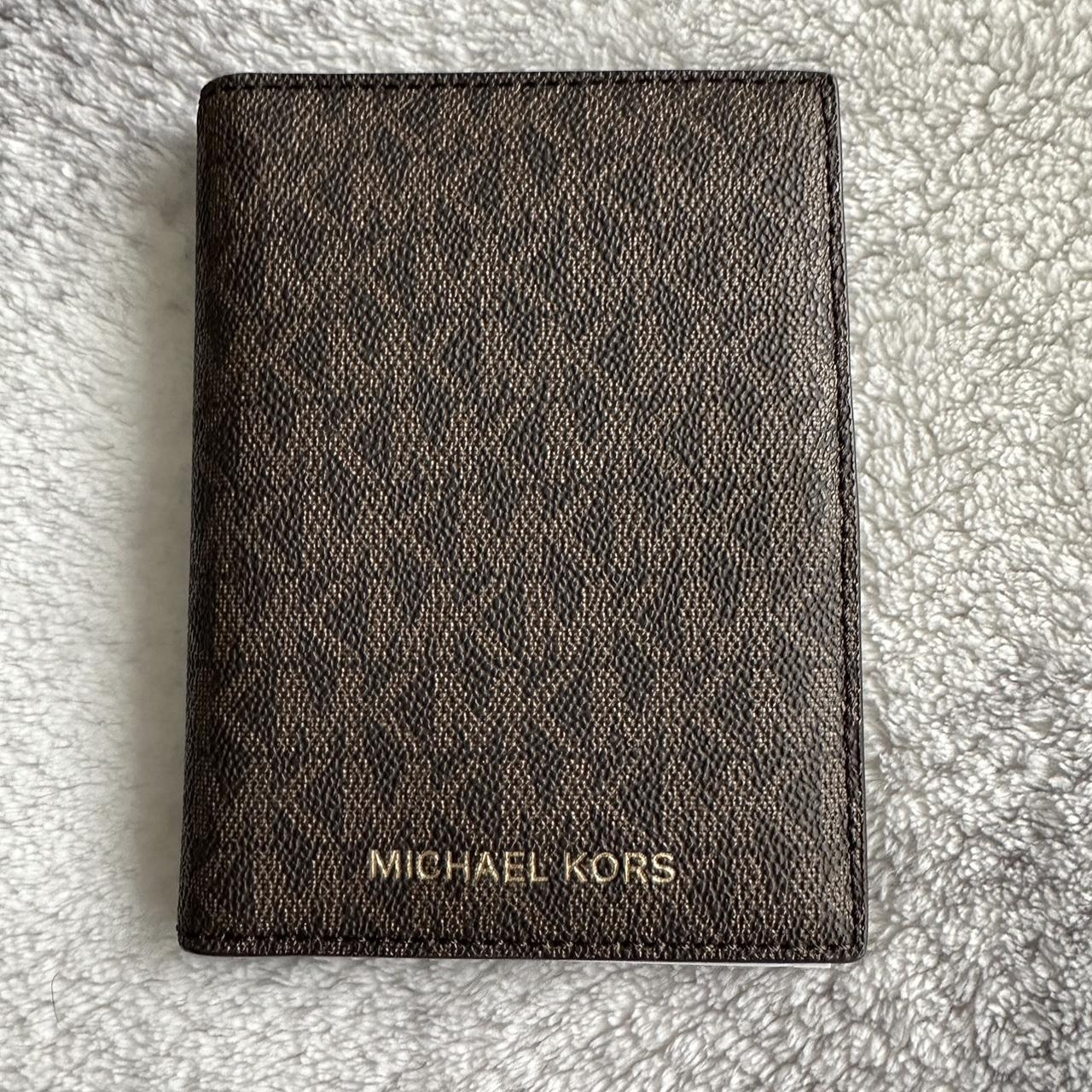 Michael kors passport deals wallet