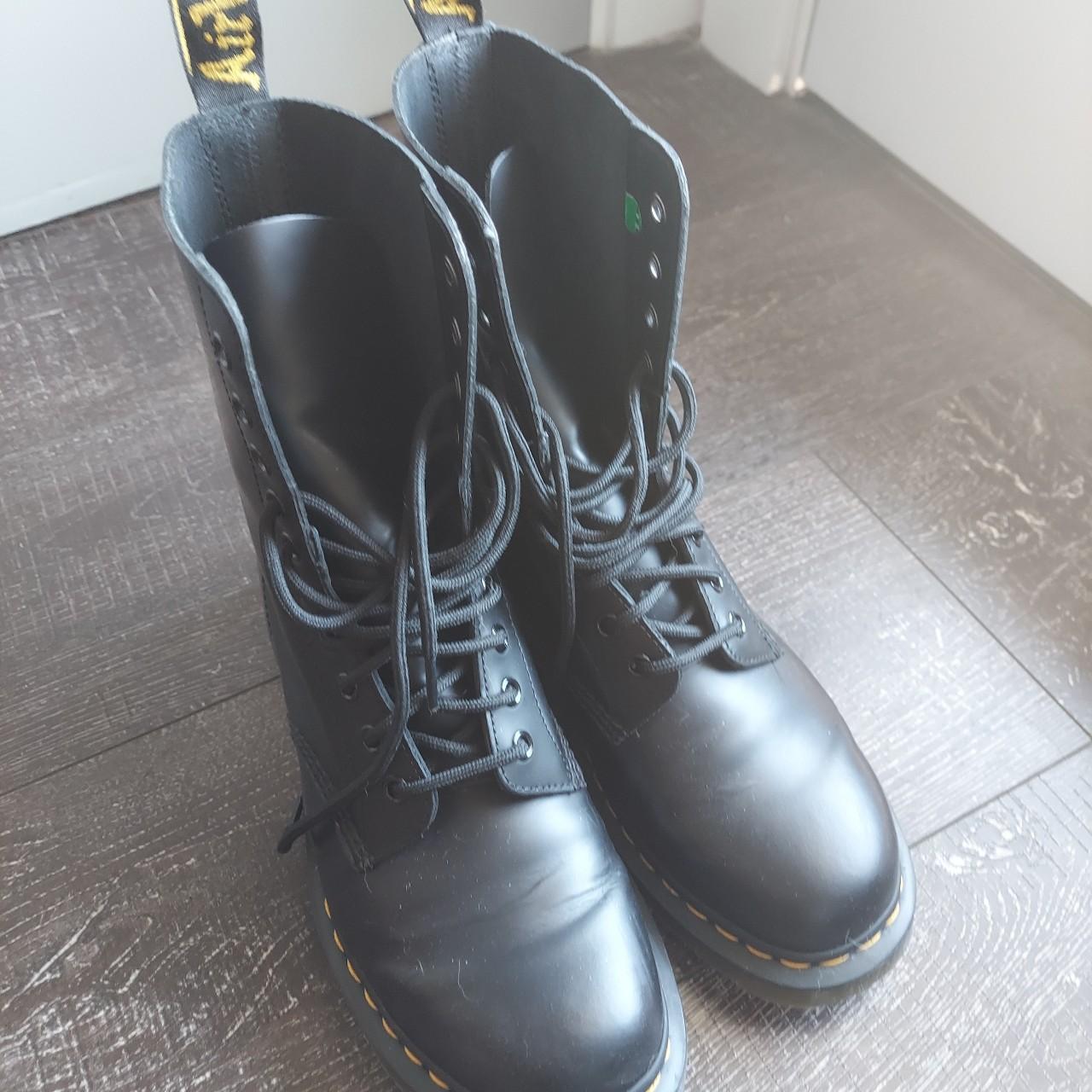 Dr martens best sale mono black 38