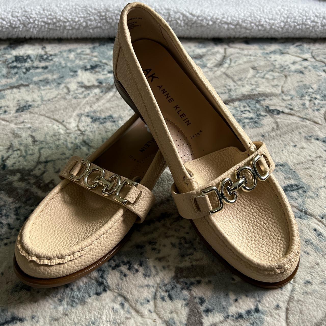 Anne Klein Women's Tan and Grey Loafers | Depop