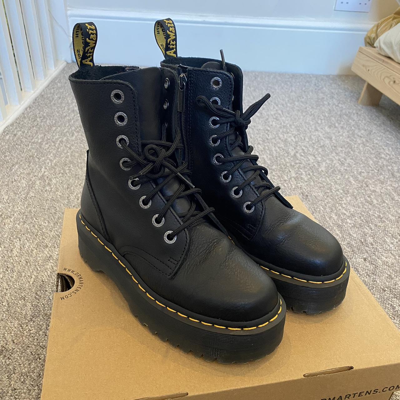 Dr martens quebec outlet zara