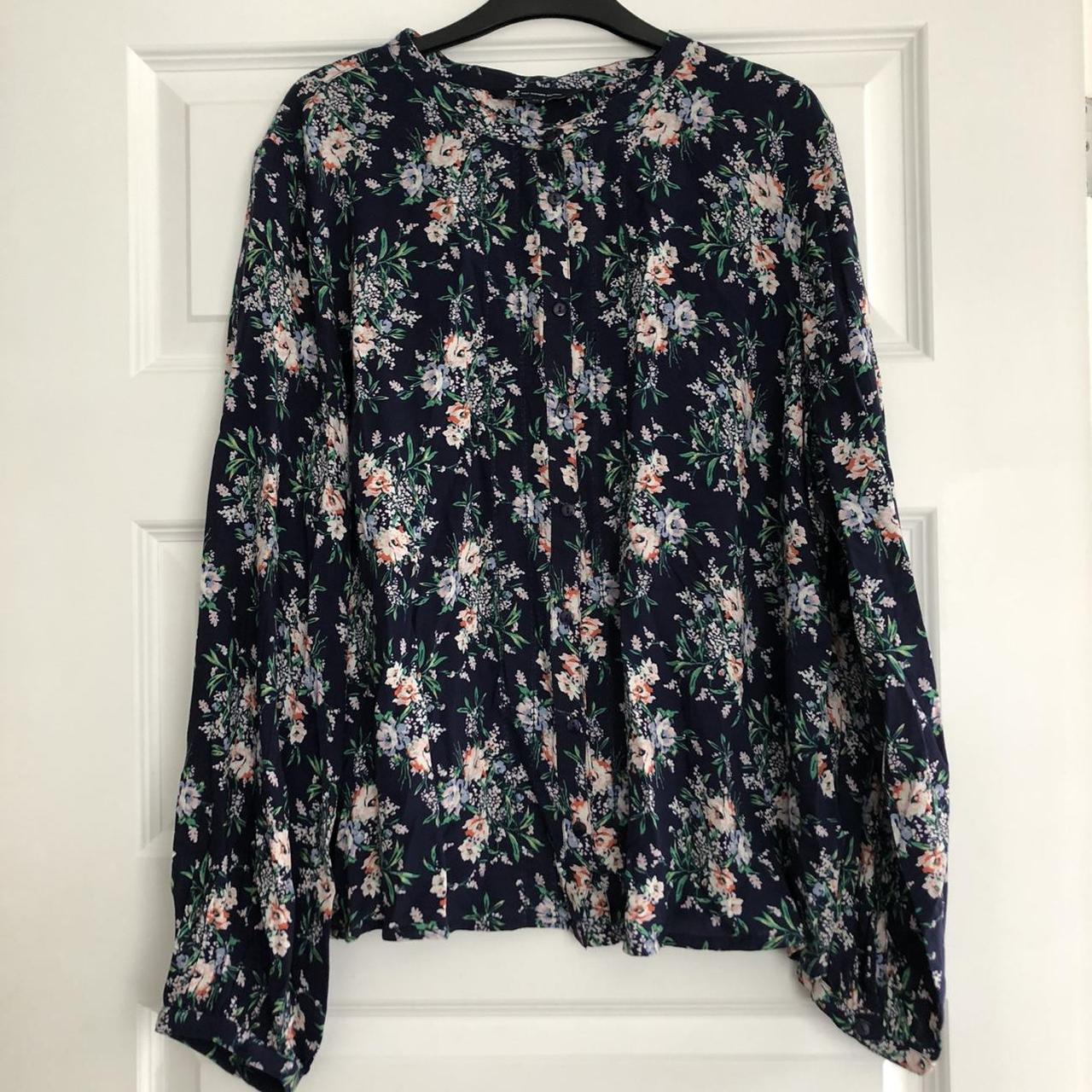 💐 CREW CLOTHING 💐 Navy blue floral blouse by Crew... - Depop