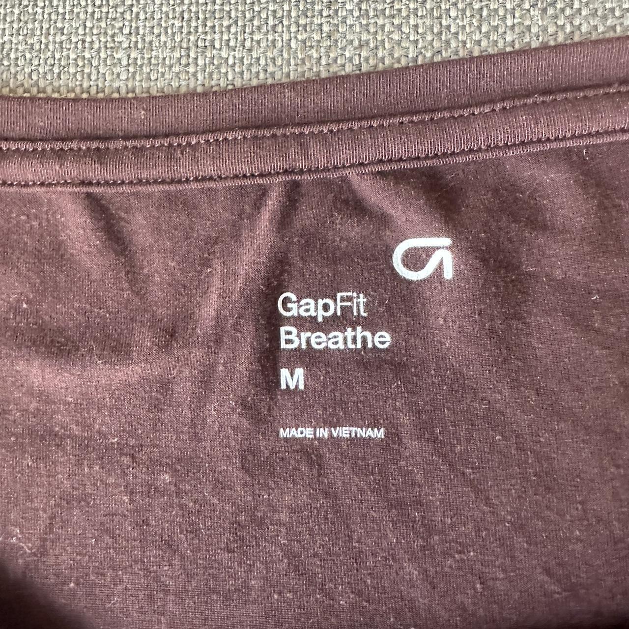 Gap GapFit Breathe short sleeve workout top. Super - Depop