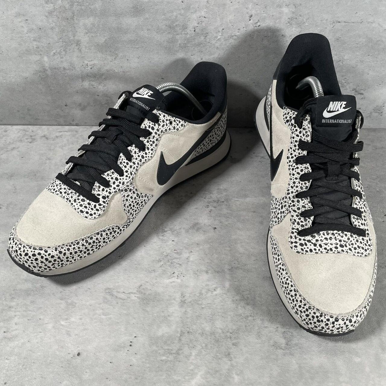 Nike store internationalist safari