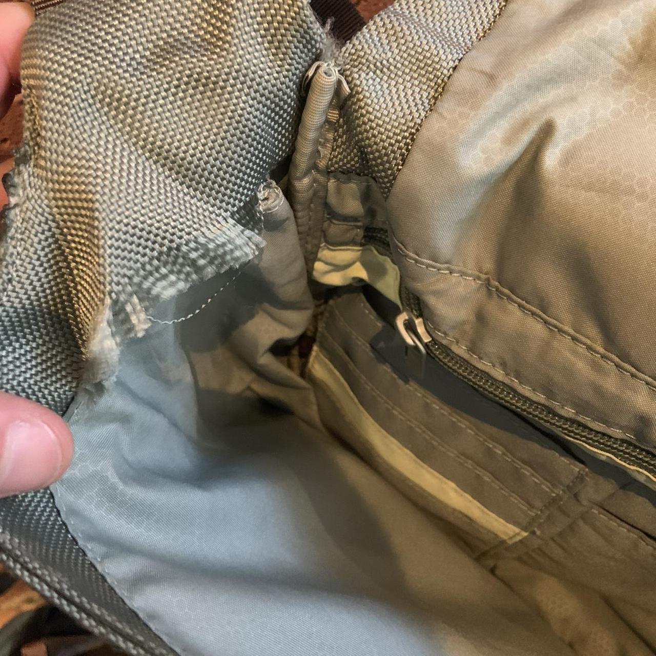 Tumi Men's Green and Brown Bag (2)