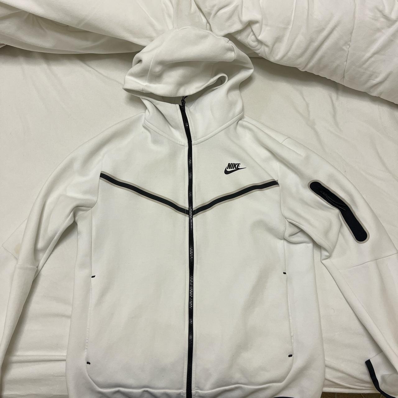 nike white fleece jacket