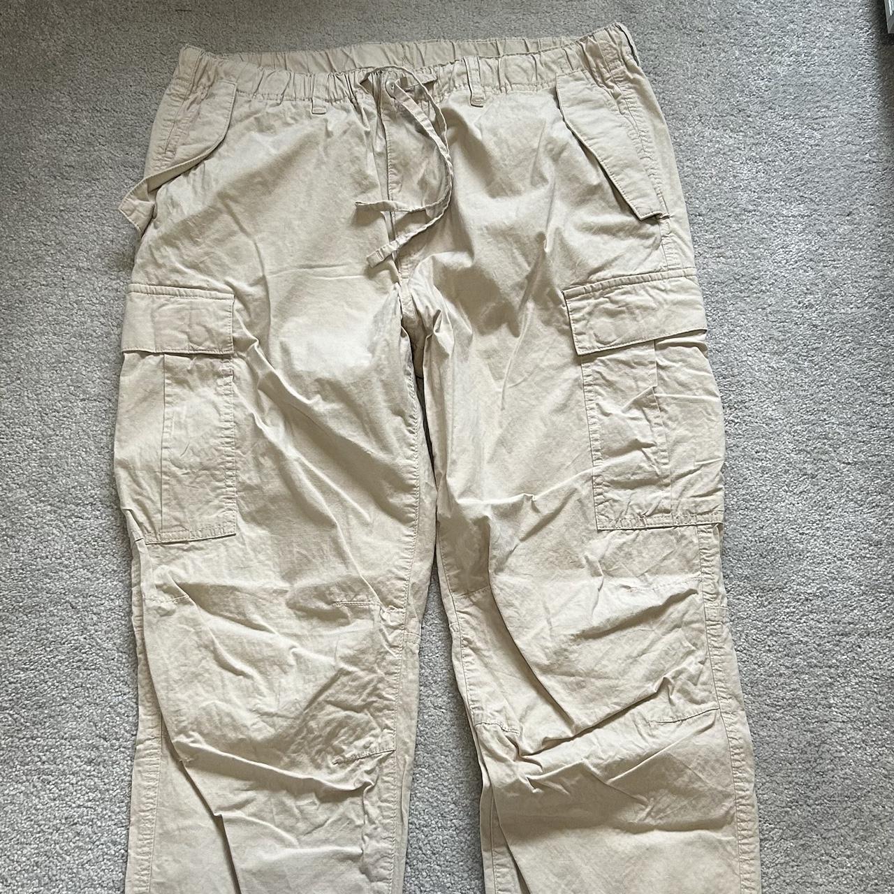 H&M regular fit ripstop cargo trousers -... - Depop