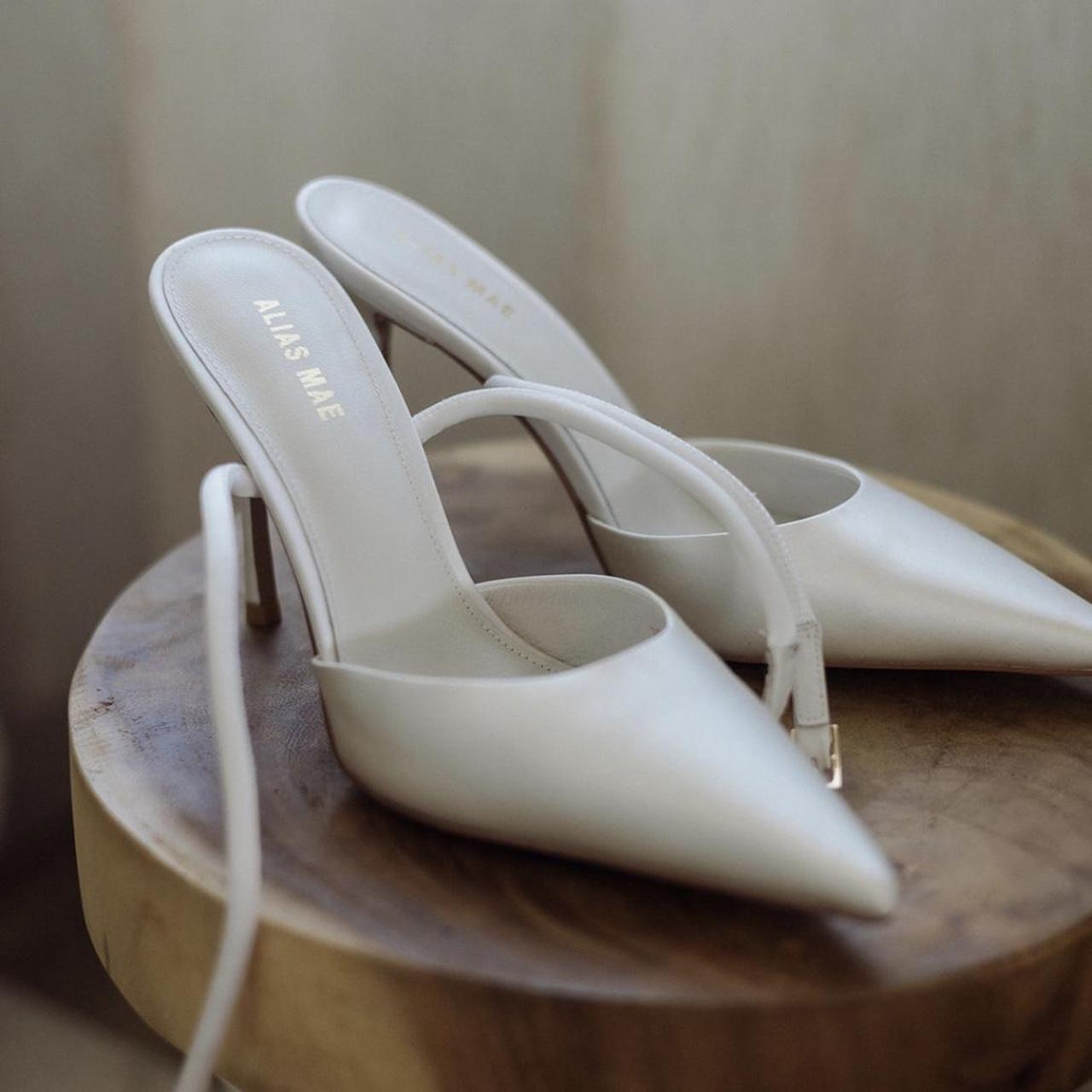 Alias mae white hot sale heels