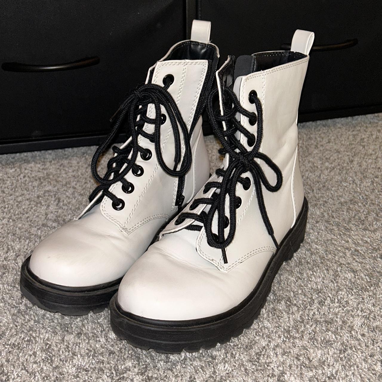 Doc martens cheap size 9.5