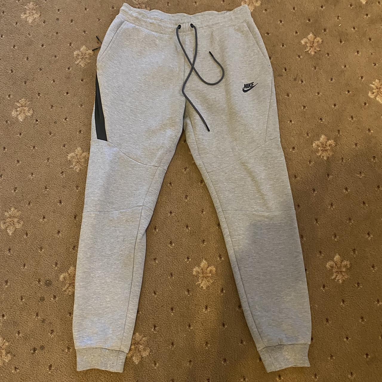 grey nike fleece tracksuit