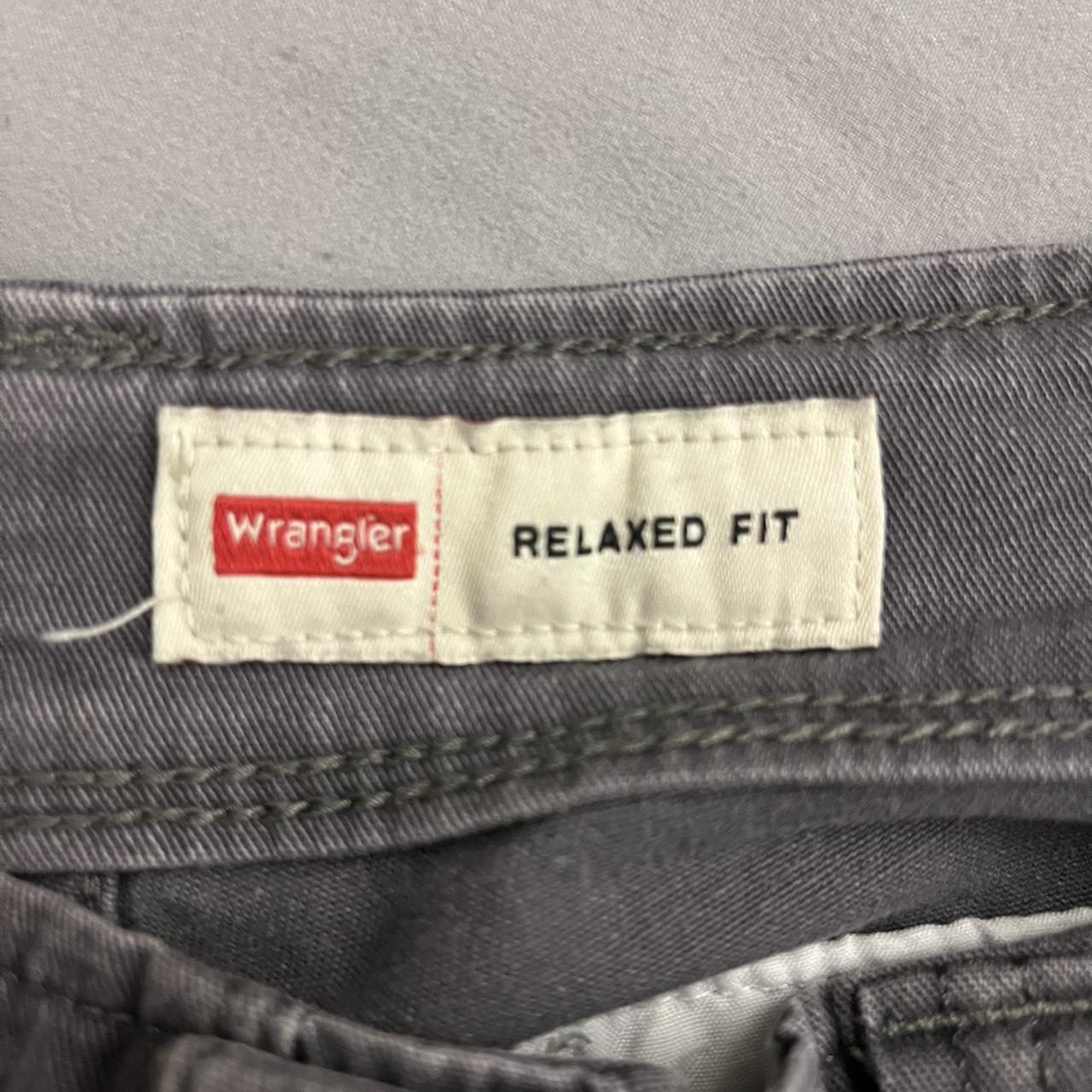 Wrangler Men's Grey and Silver Trousers (4)