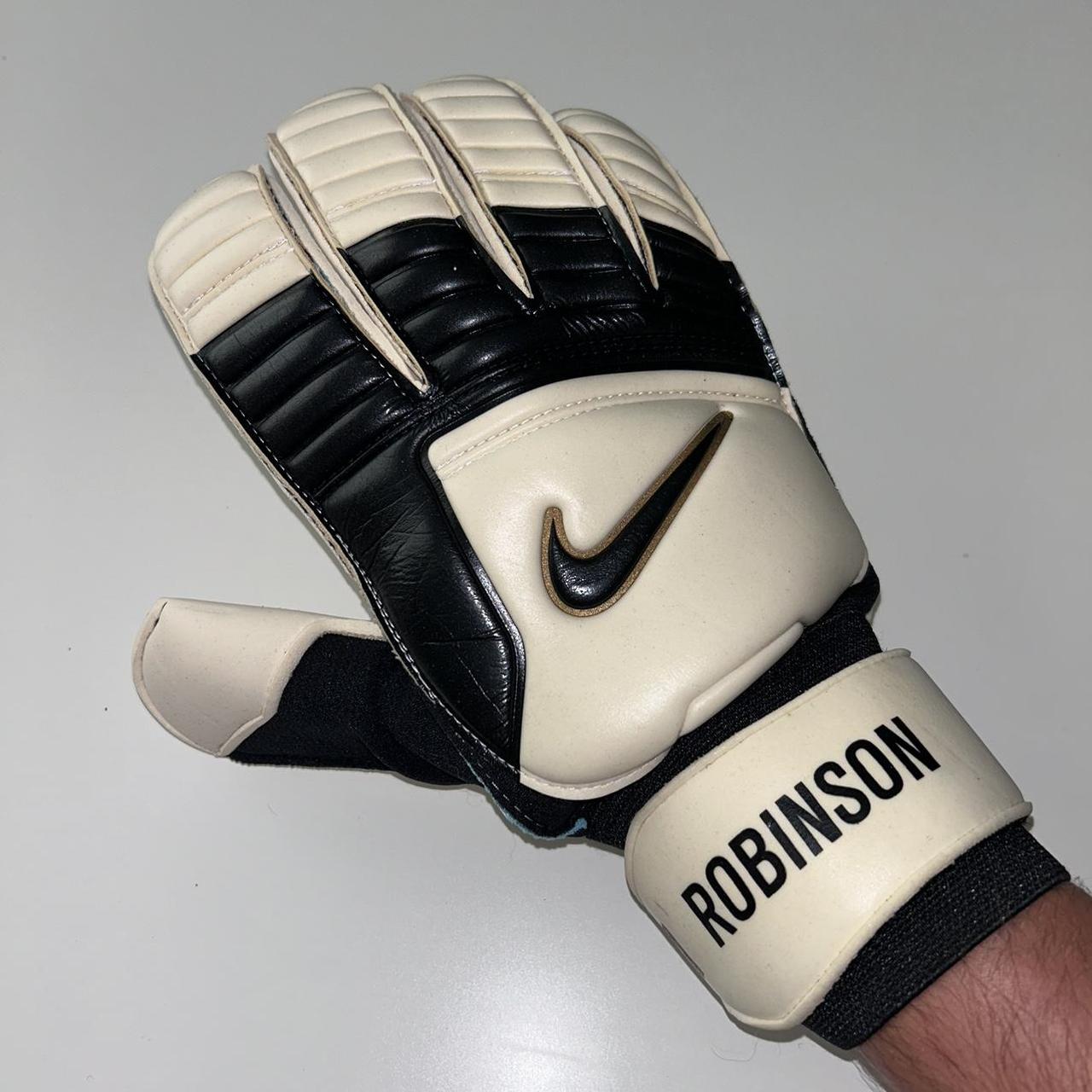 nike gunn cut goalkeeper gloves