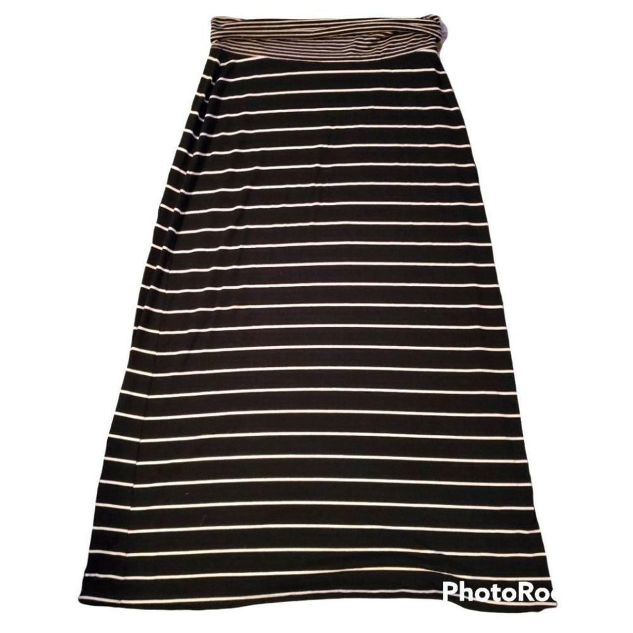 Old navy black outlet and white striped skirt