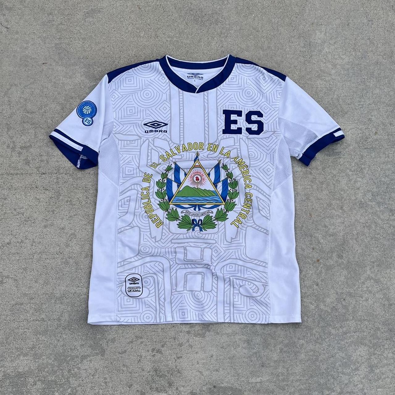 El Salvador umbro soccer jersey Size L Good used... Depop