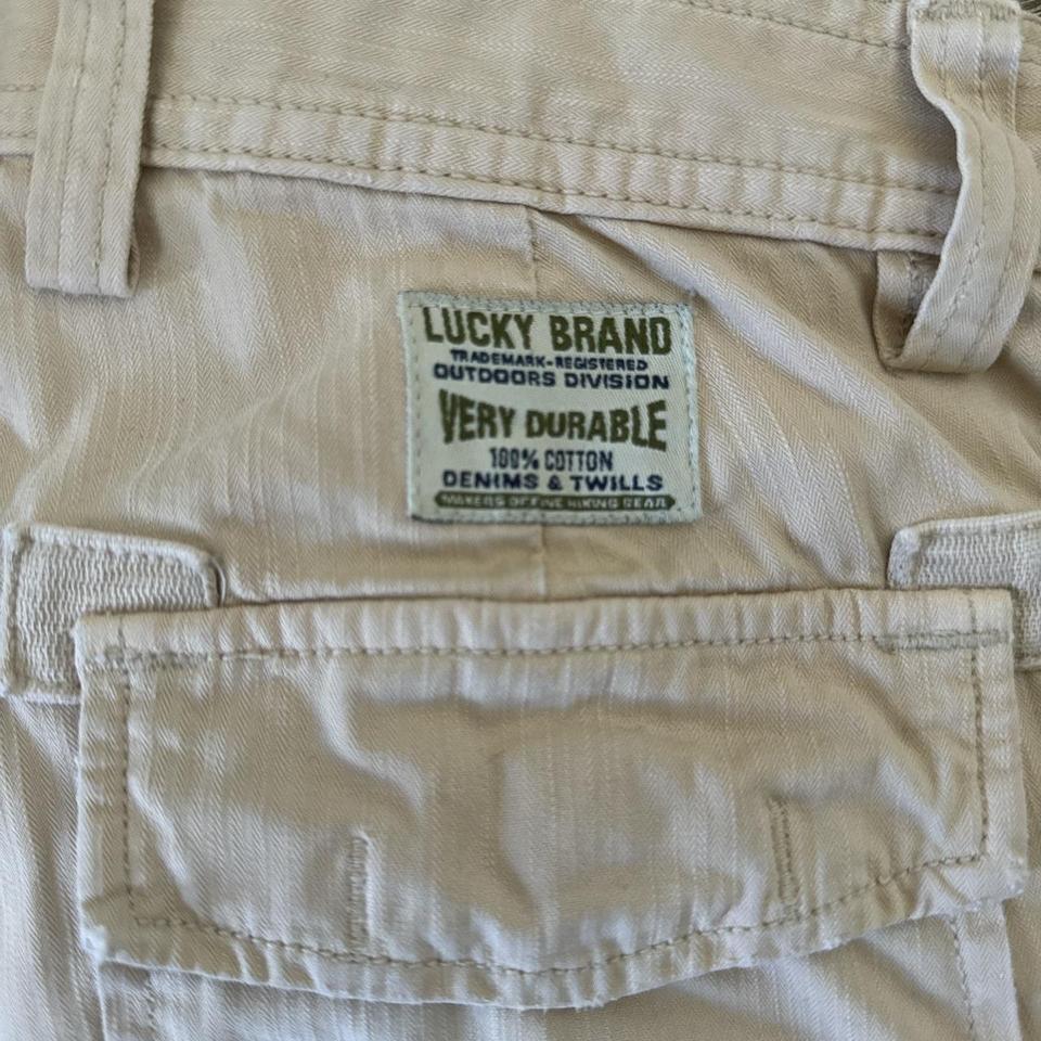 EUC- No stains, holes, or rips Lucky Brand V - Depop
