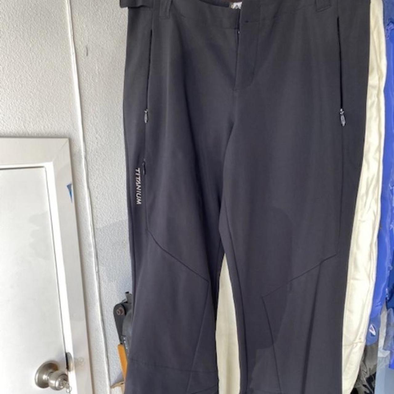 Columbia titanium outdoor short pant easy dry, Men's Fashion, Bottoms,  Shorts on Carousell