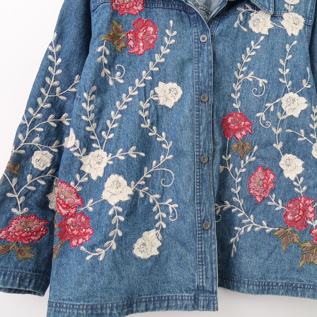 90s denim jacket with embroidered floral pattern.... - Depop