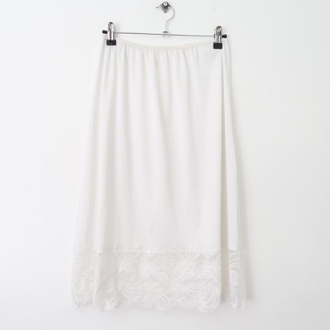 White lace shop skirt 90s