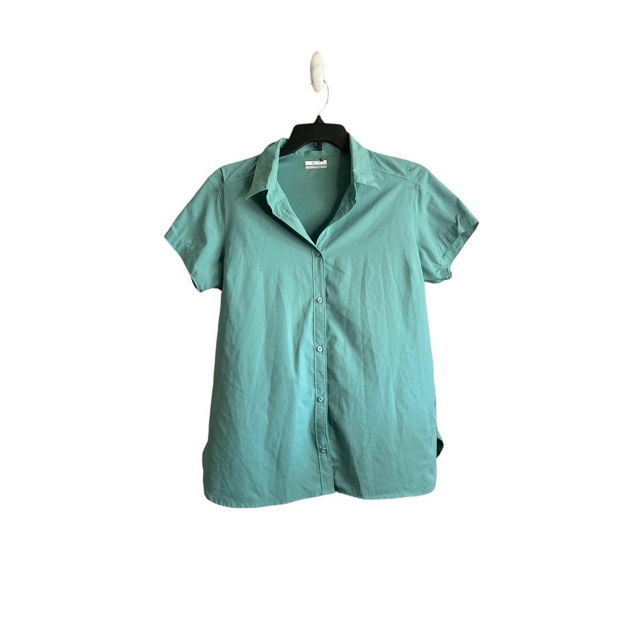 Columbia Sportswear Women s Activewear Button Down Depop