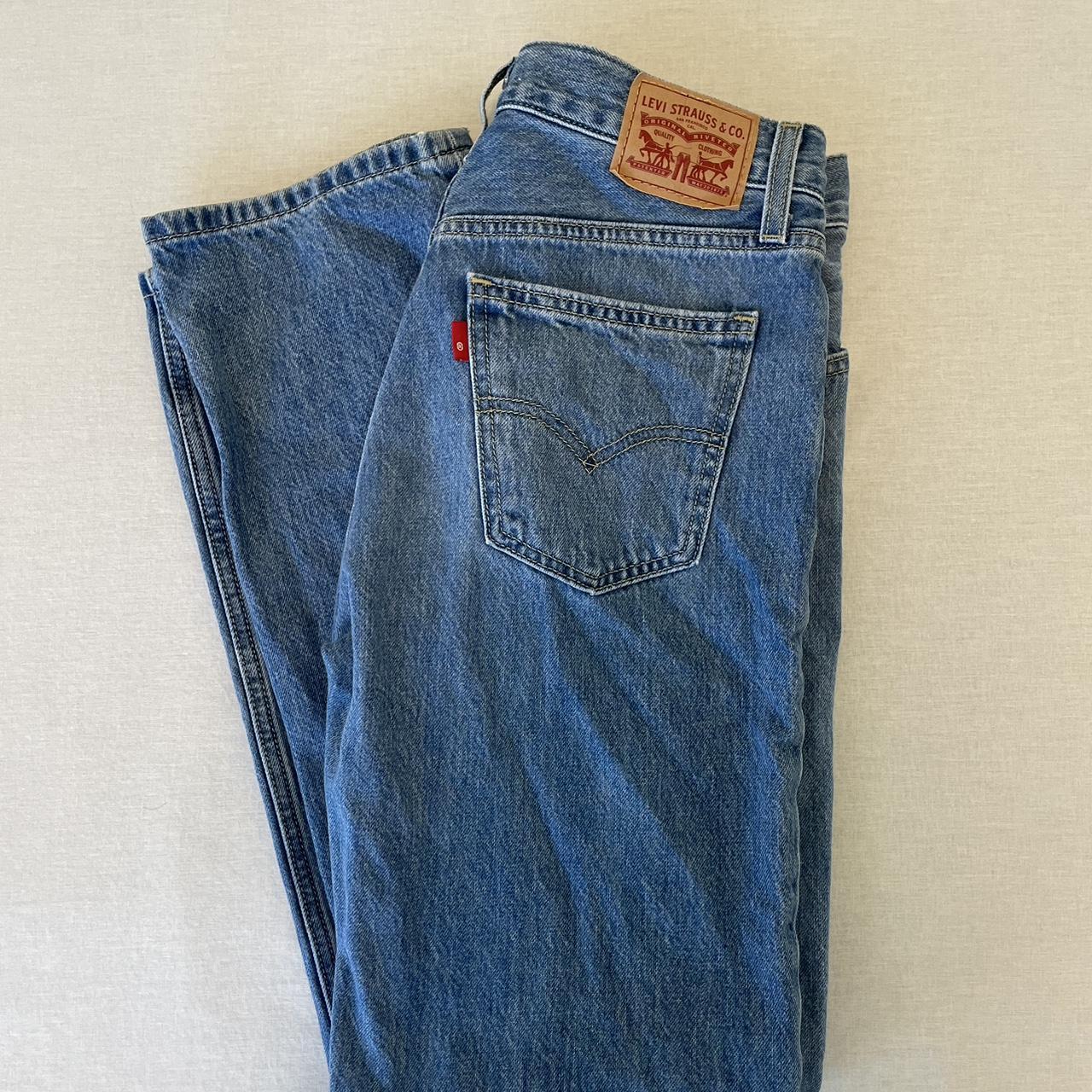 Levi low pro Jean Size 26 - Depop