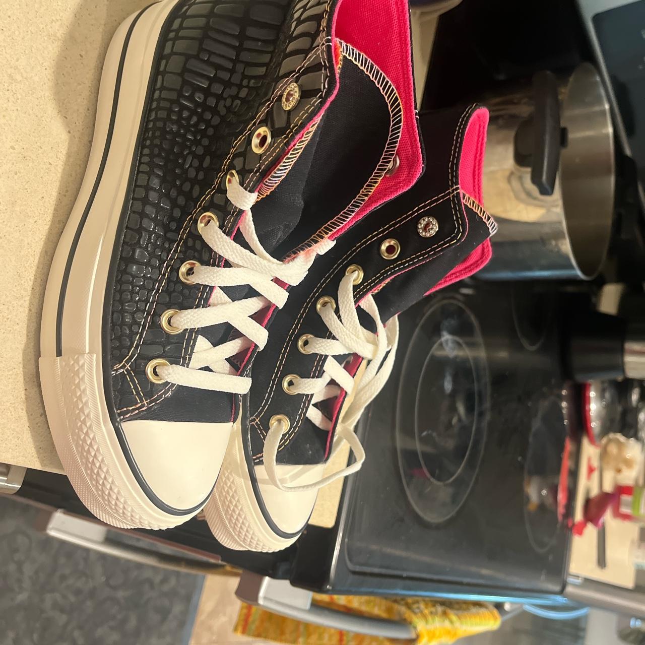 Black platform Converse pink inside size