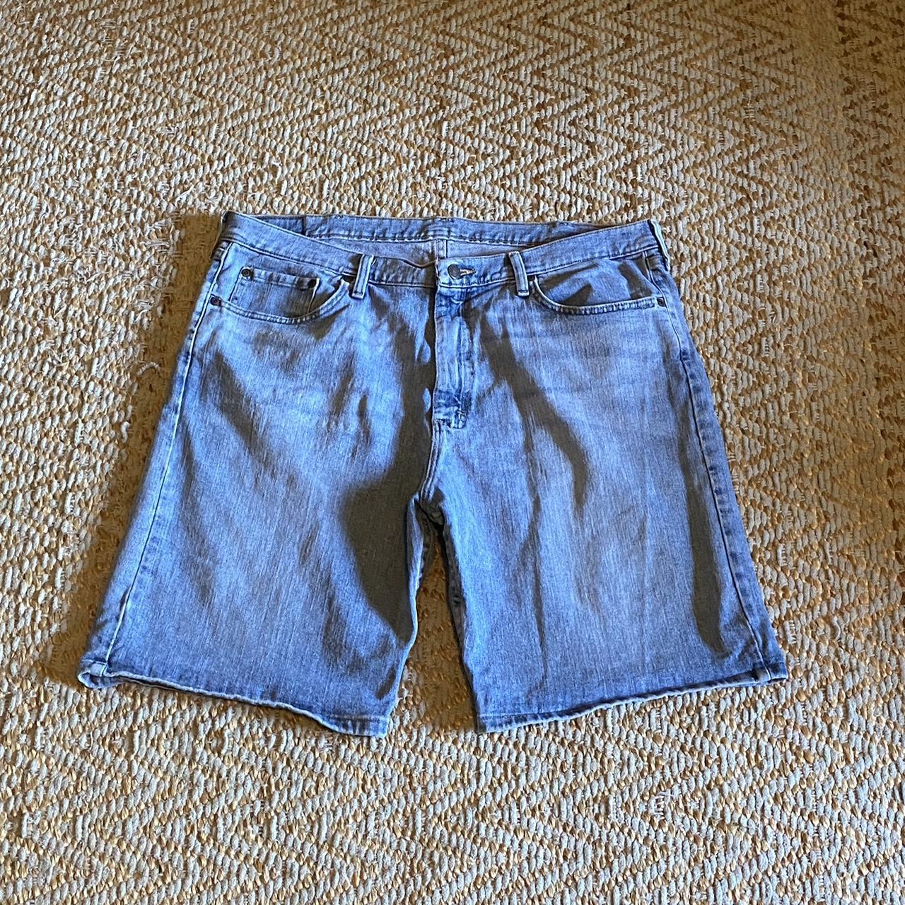 wrangler jean shorts jorts size 36 perfect condition... - Depop