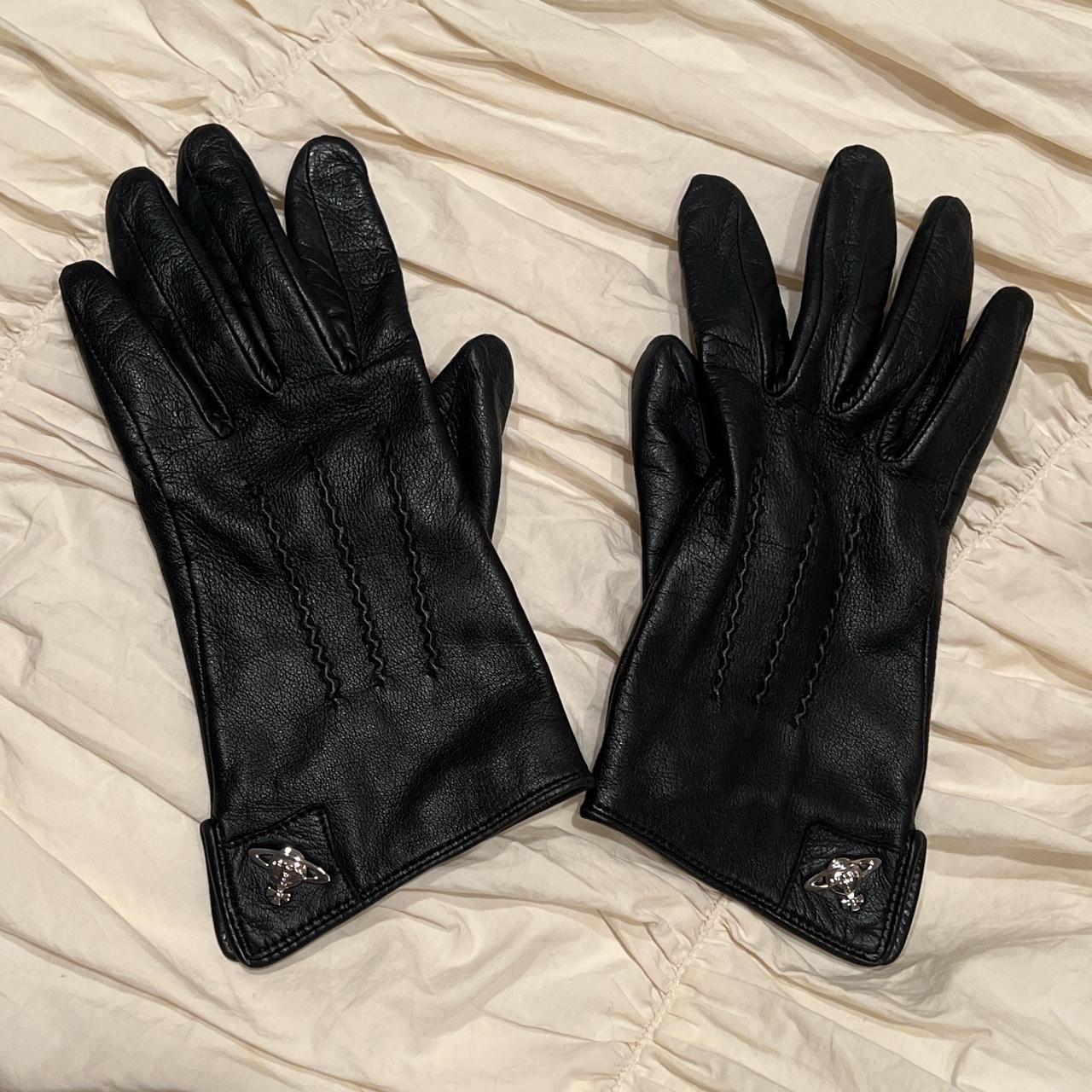 Vivienne Westwood Women's Gloves | Depop