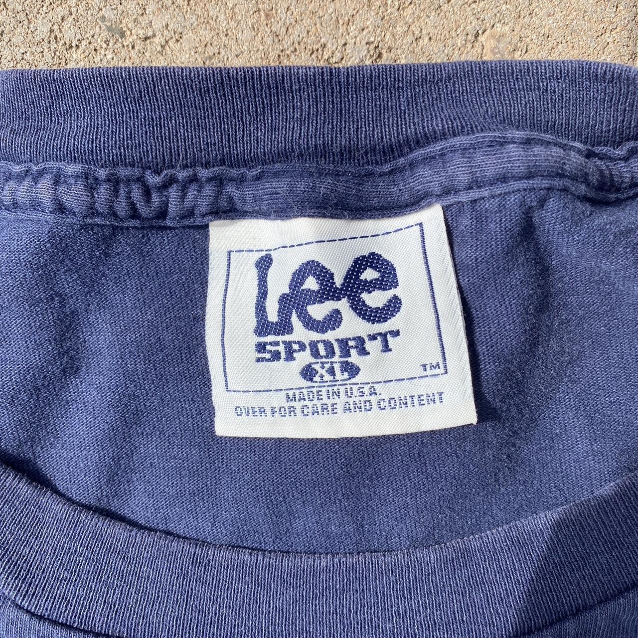 Lee Men's Navy and Blue T-shirt | Depop