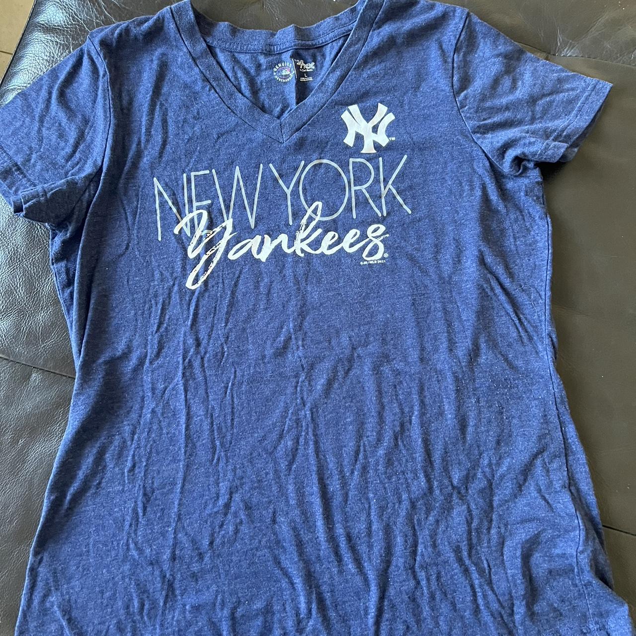 NY Yankees V neck tee shirt Super cute classic NY - Depop