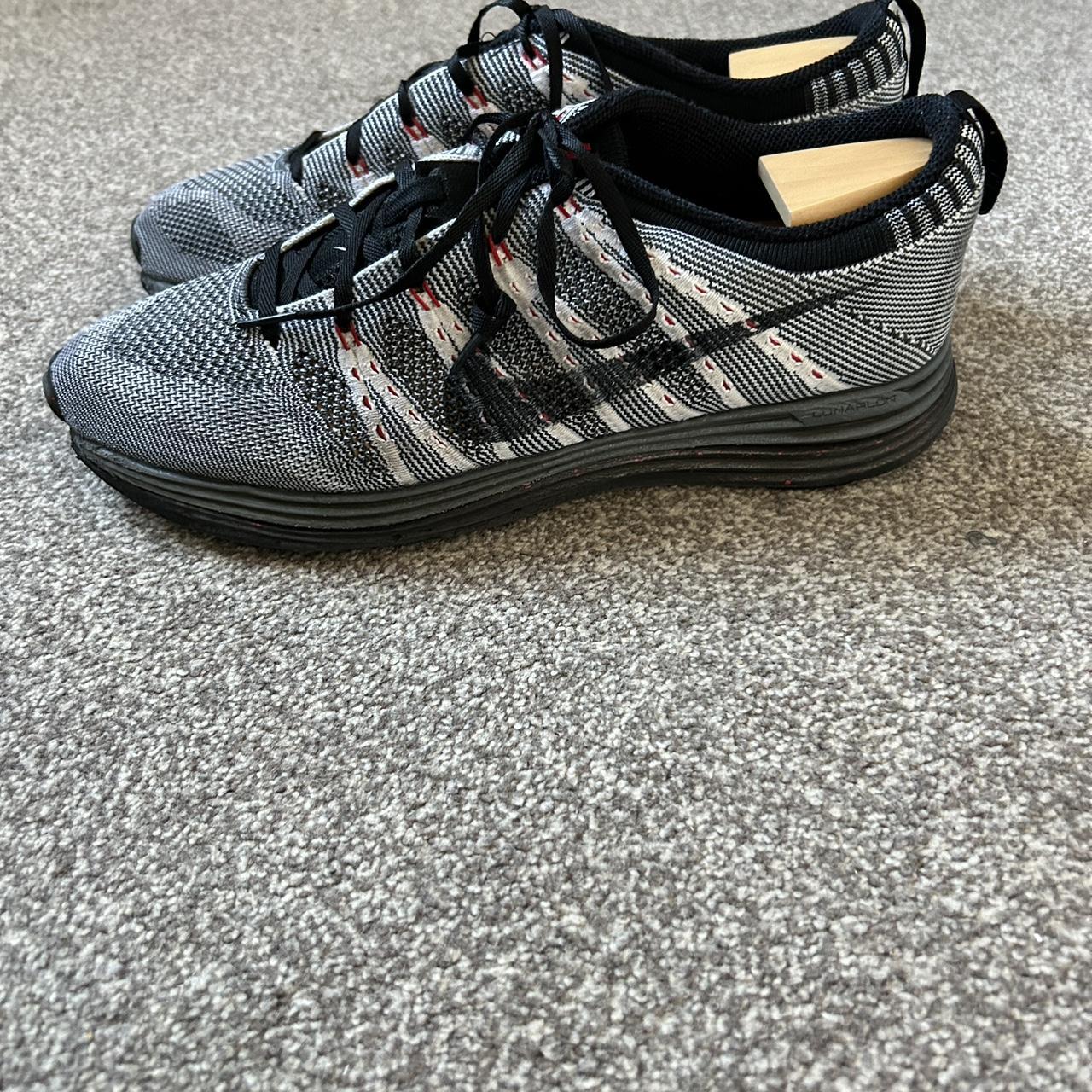 mens nike flyknit oreo