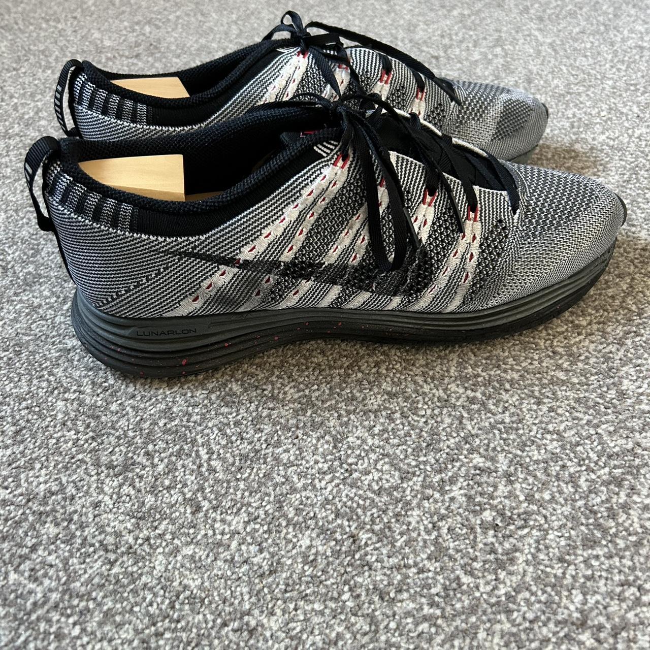 mens nike flyknit oreo