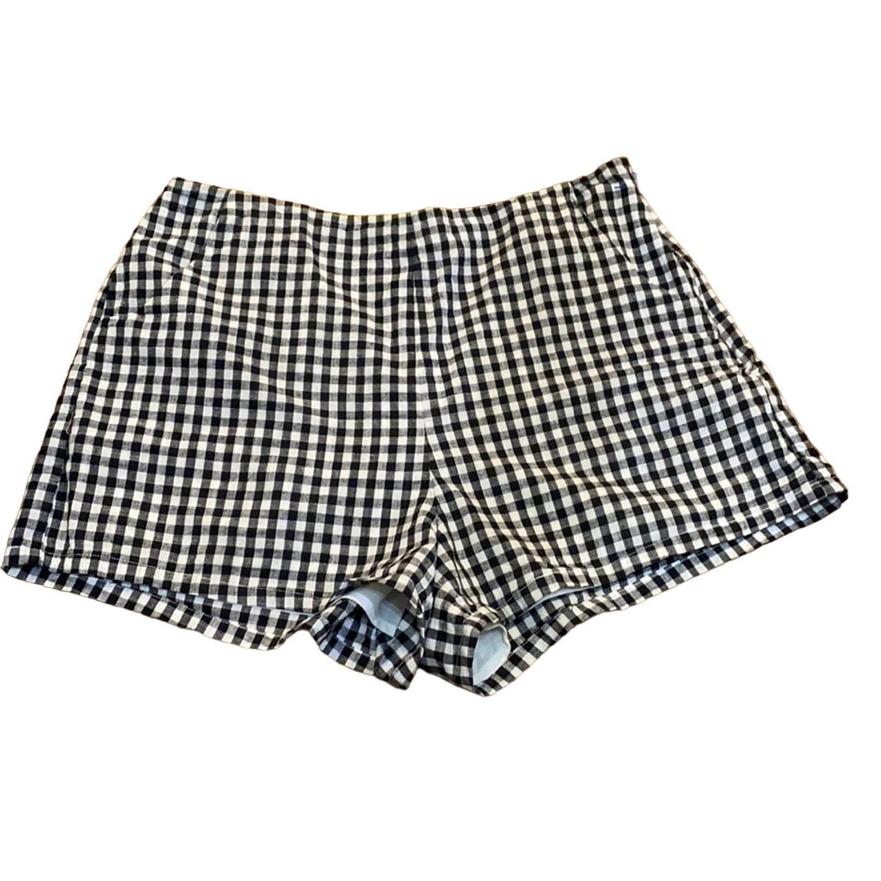 EUC honey punch shorts size Small with two... Depop