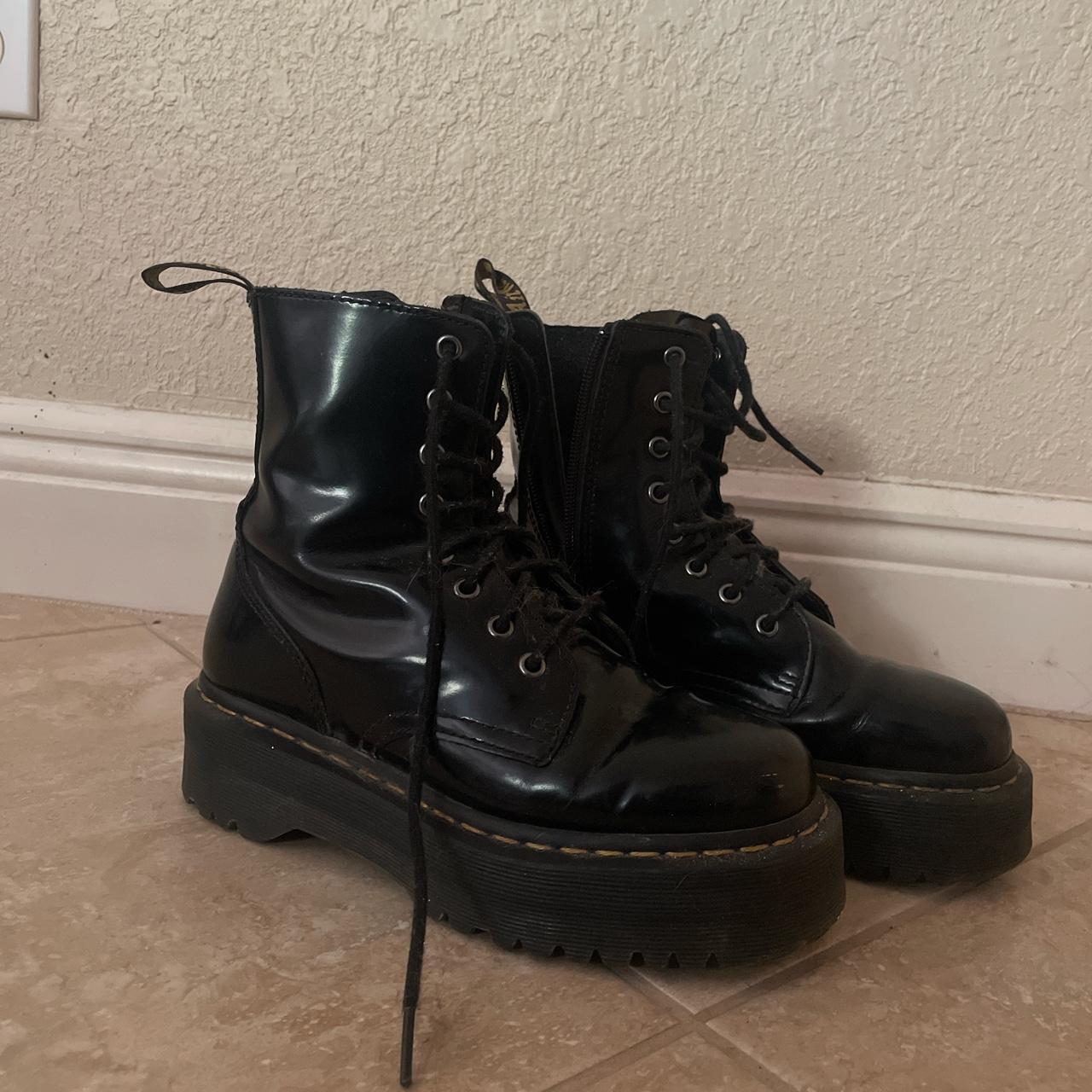 Used doc 2024 martens womens