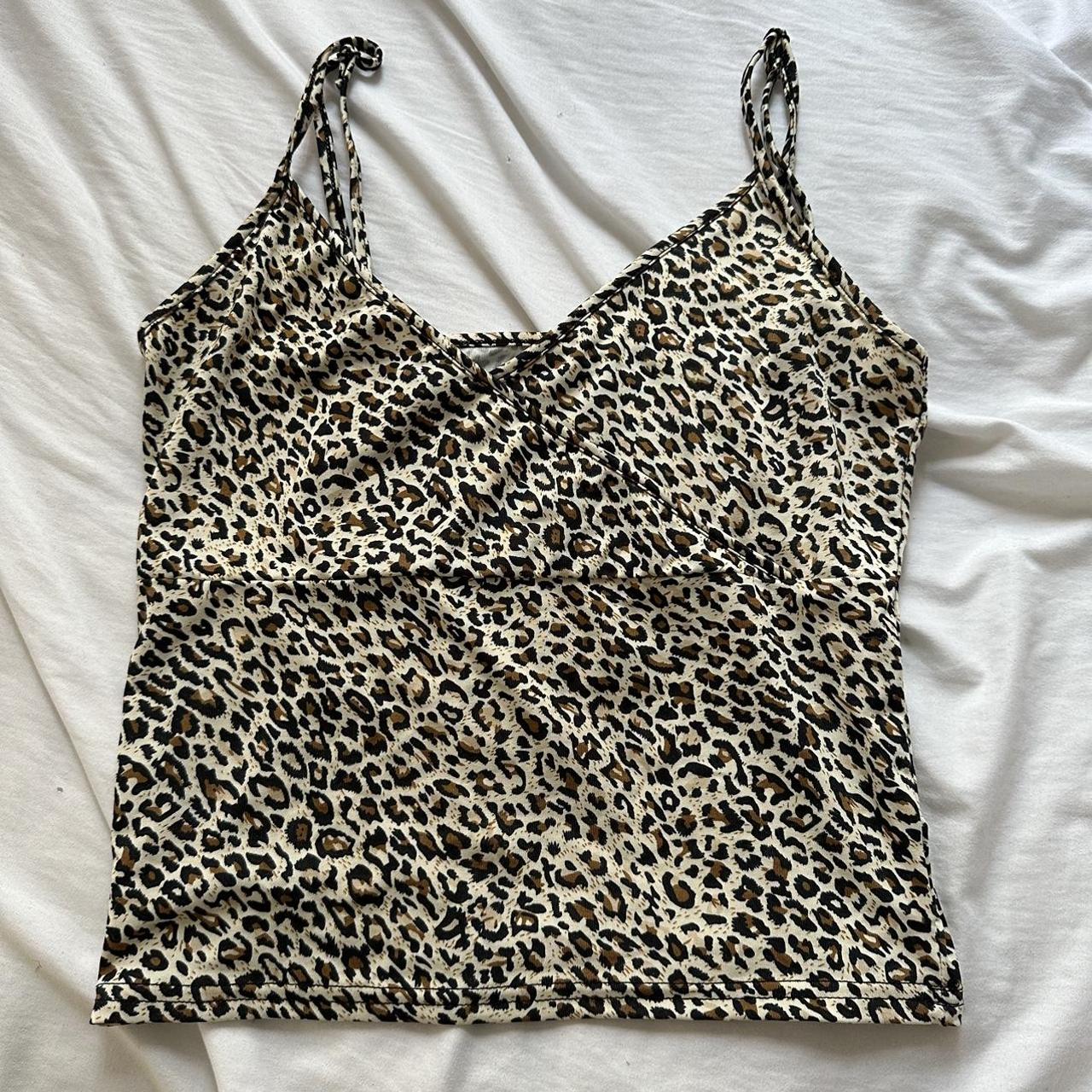 🖤 Oalka Cheetah Print Cropped Workout Tank Top - Depop