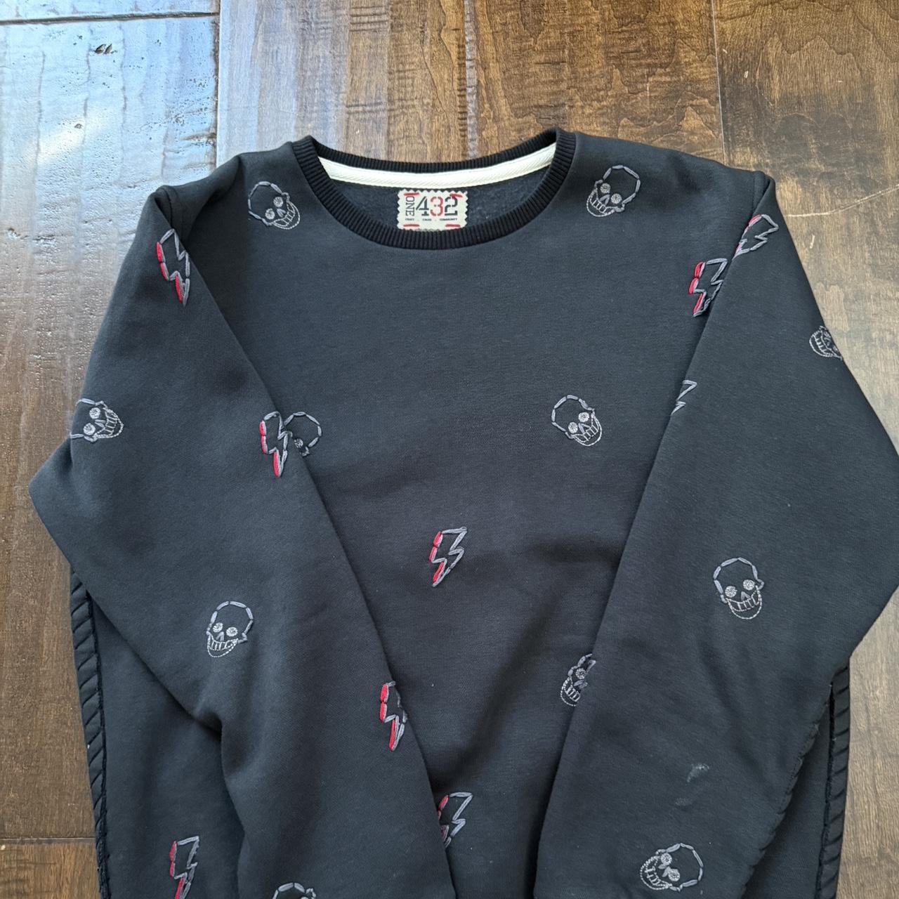 item listed by nicoleawwad