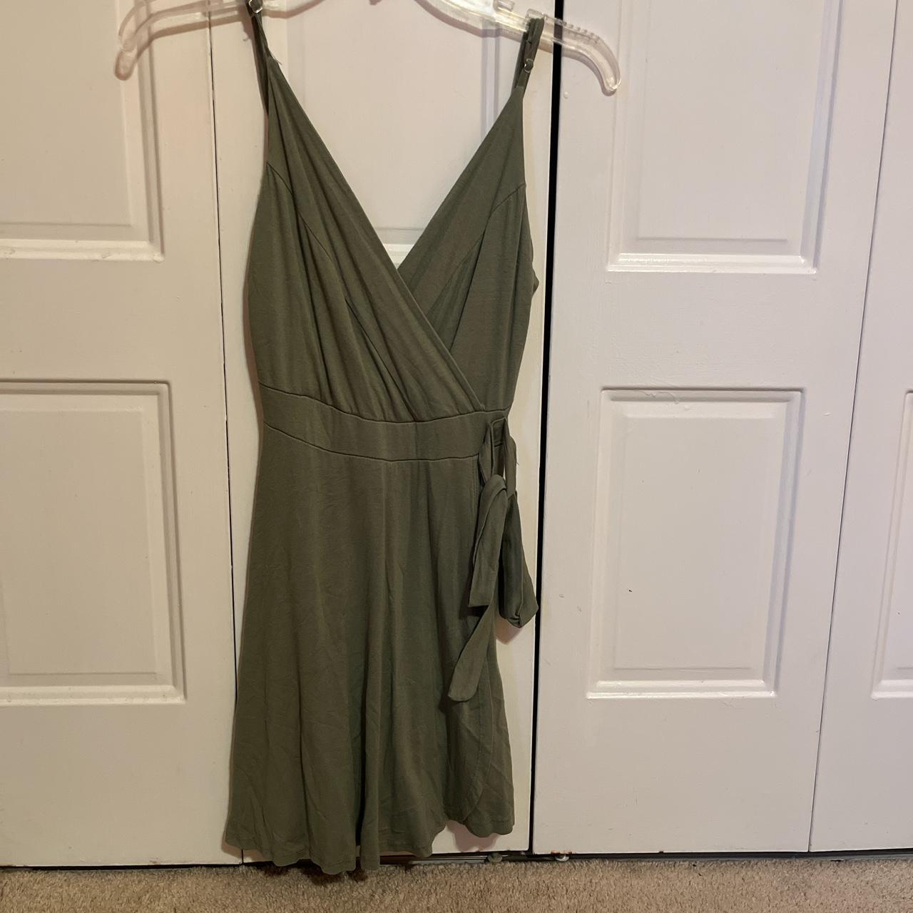 American eagle green romper with cute belt tie size