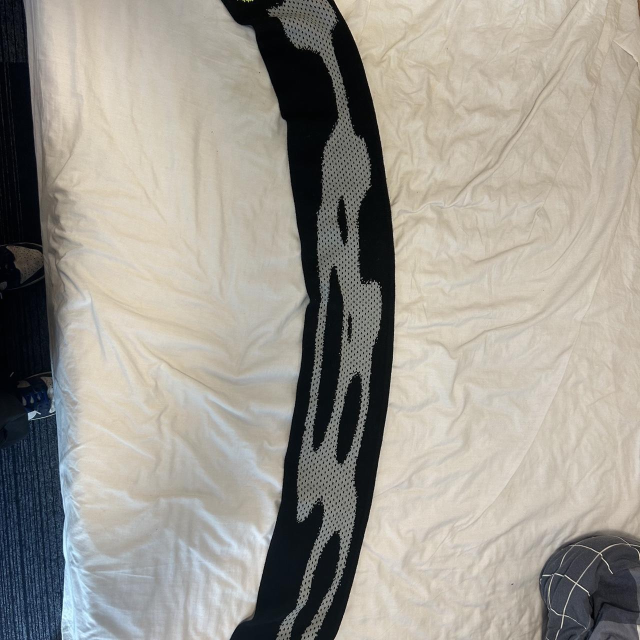 Loyle Carner Hugo Scarf