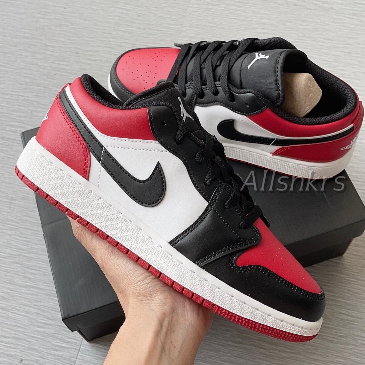 jordan 1 chicago low on feet