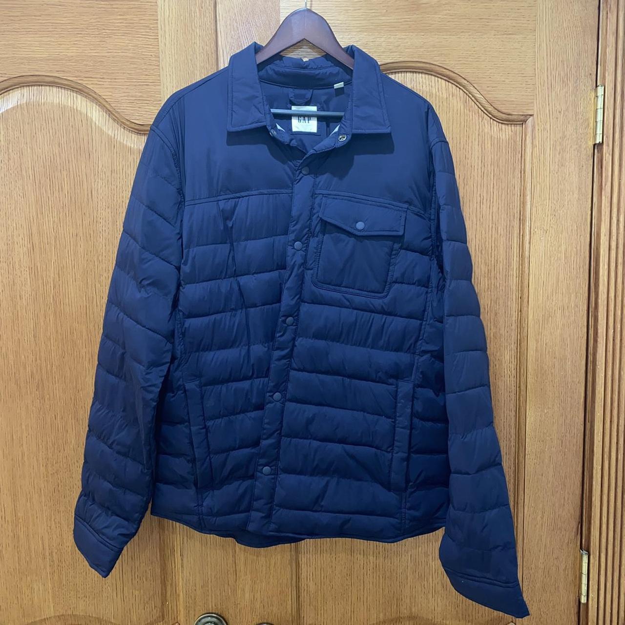GAP Women’s padded puffer jacket in navy Size... Depop