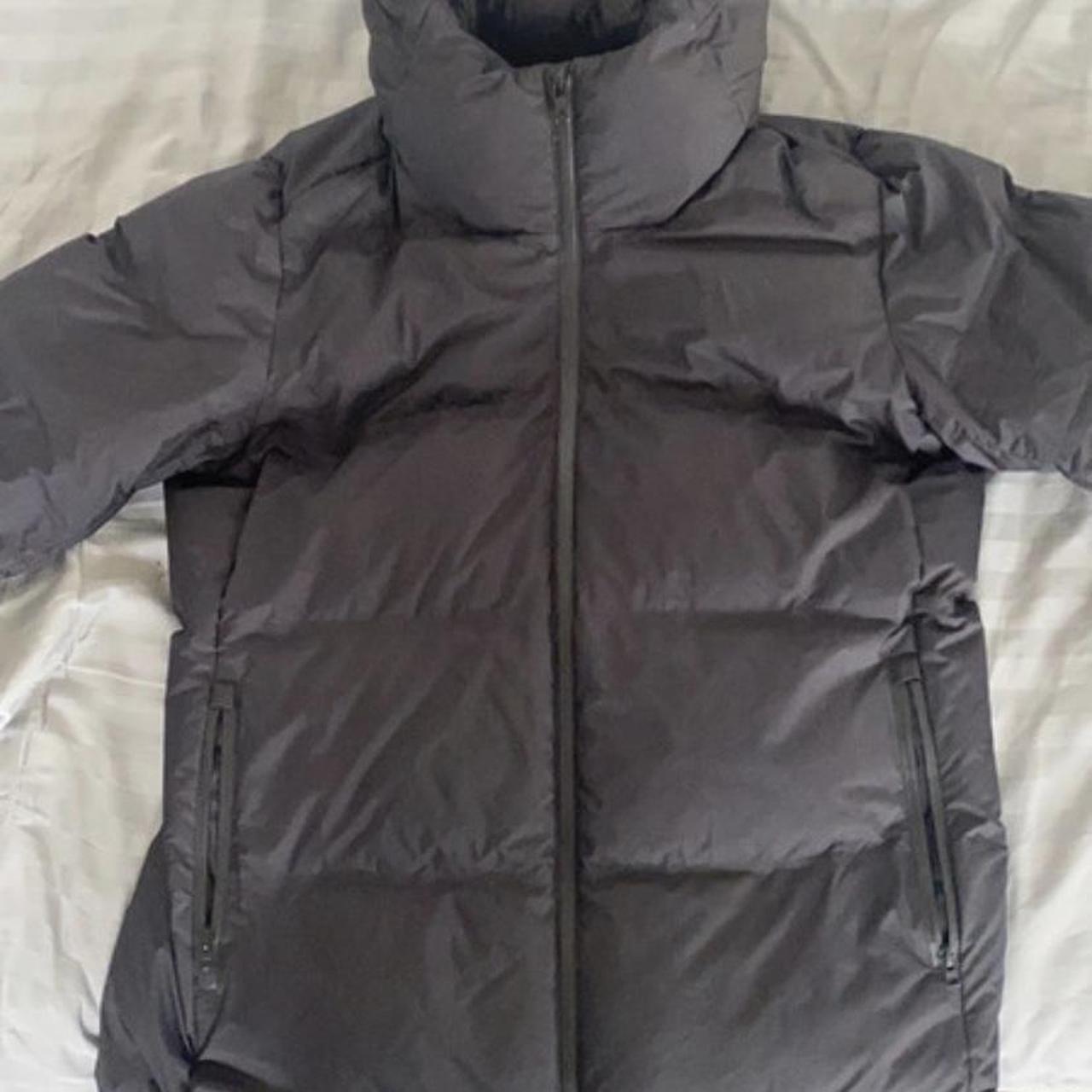 UNIQLO PUFFER JACKET Medium Basically new barely... - Depop