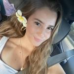 bella80880's profile picture