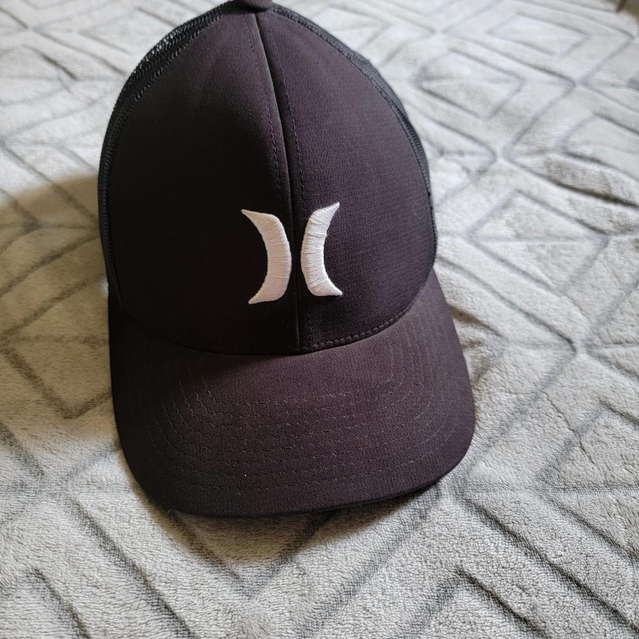 HURLEY Embroidered Logo Yupoong The Classics