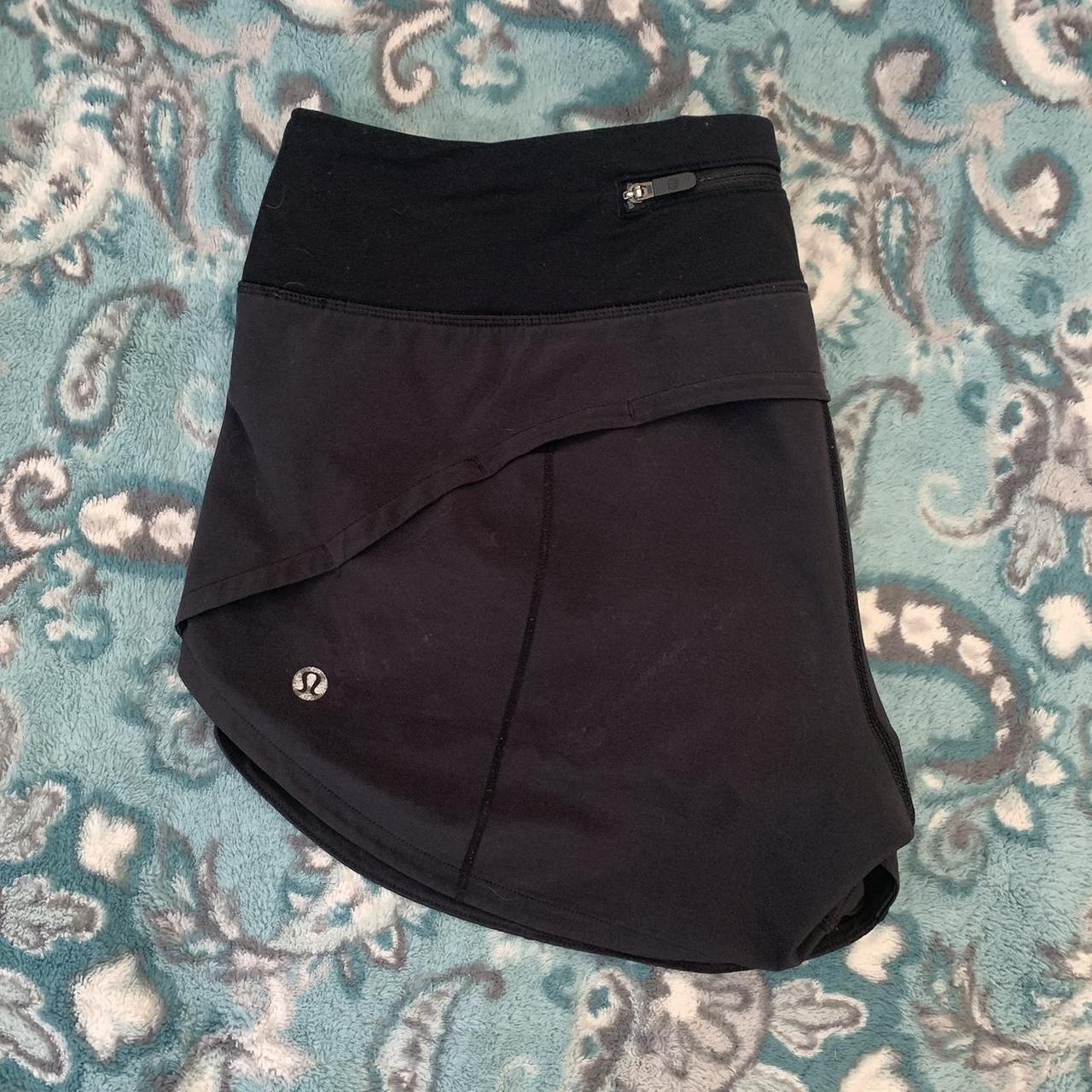 black Lululemon size 6 speed up shorts, 4” inseam - Depop