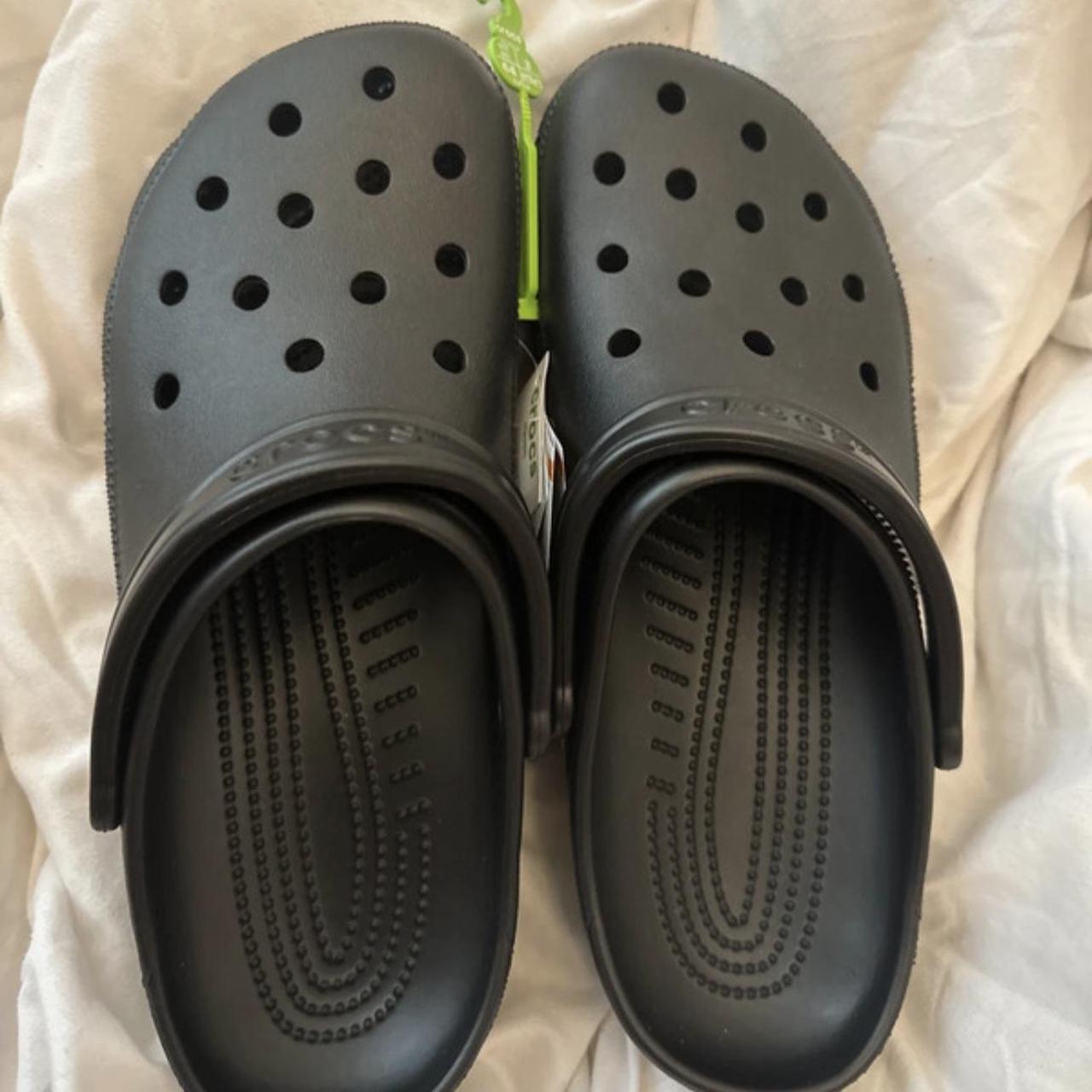 Black crocs size 8 crocs