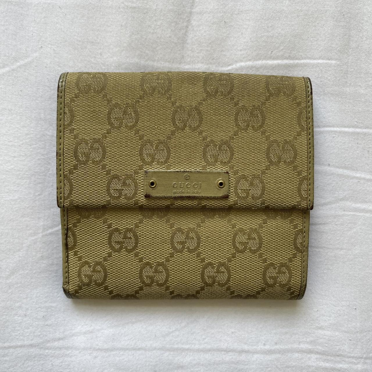 Offers Authentic Gucci biege cream wallet