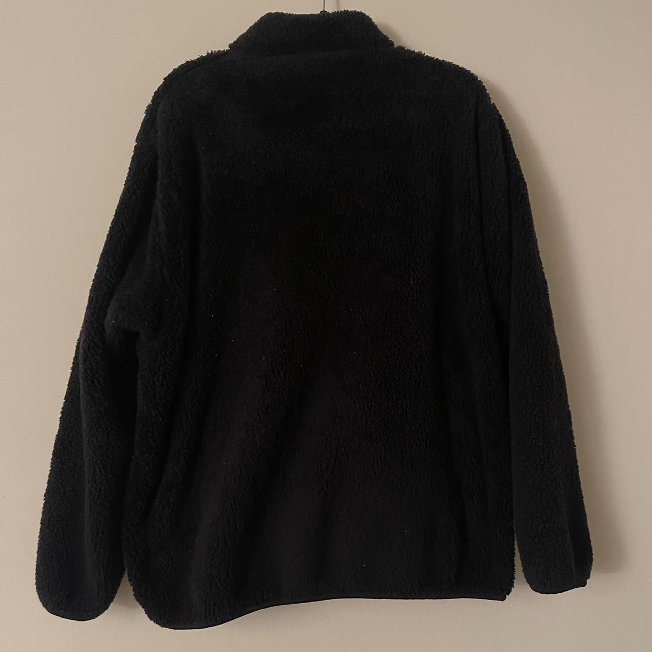 uniqlo fleece jacket $17.40 (FOR SALE) - retail $30... - Depop